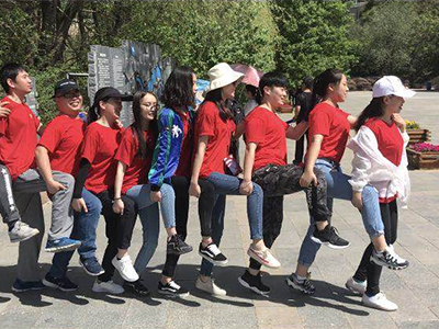 公司團(tuán)建:無(wú)能量不青春